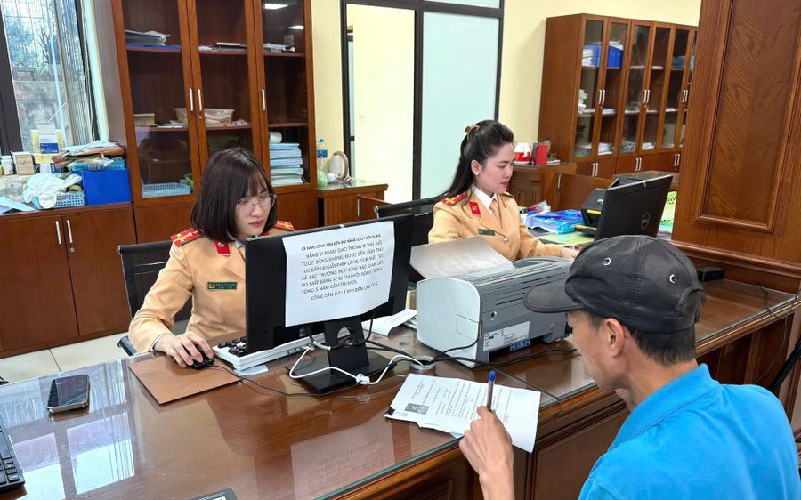 Quy định mới về cấp, cấp lại giấy phép lái xe (bằng lái xe) 16 Cap giay phep lai xe cho nguoi dat ket qua ky sat hach trong thoi han 07 ngay lam viec