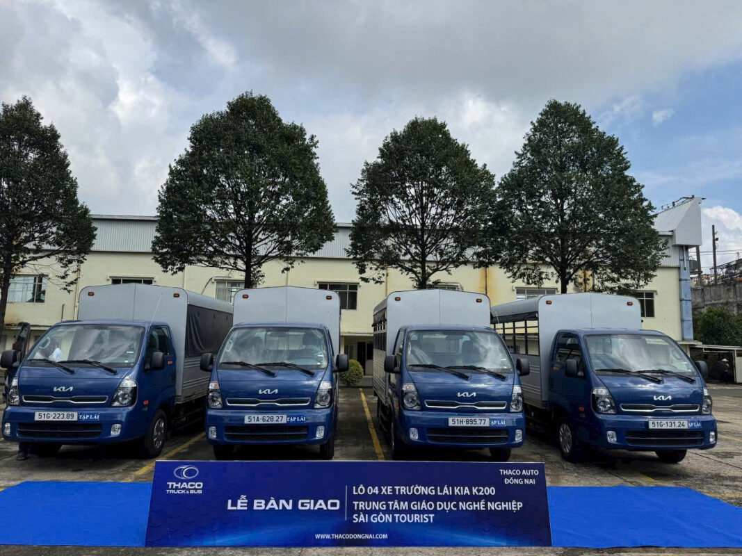Học lái xe ô tô hạng C1 phường Hạnh Thông phù hợp cho người mới 49 Khóa học lái xe ô tô hạng C1 phường Hạnh Thông là lựa chọn vững chắc cho những ai muốn lái xe tải nhỏ hoặc mở rộng cơ hội nghề nghiệp. Một lộ trình bài bản, sân tập gần, và giáo viên hướng dẫn tận tâm sẽ giúp bạn học đúng cách ngay từ đầu.