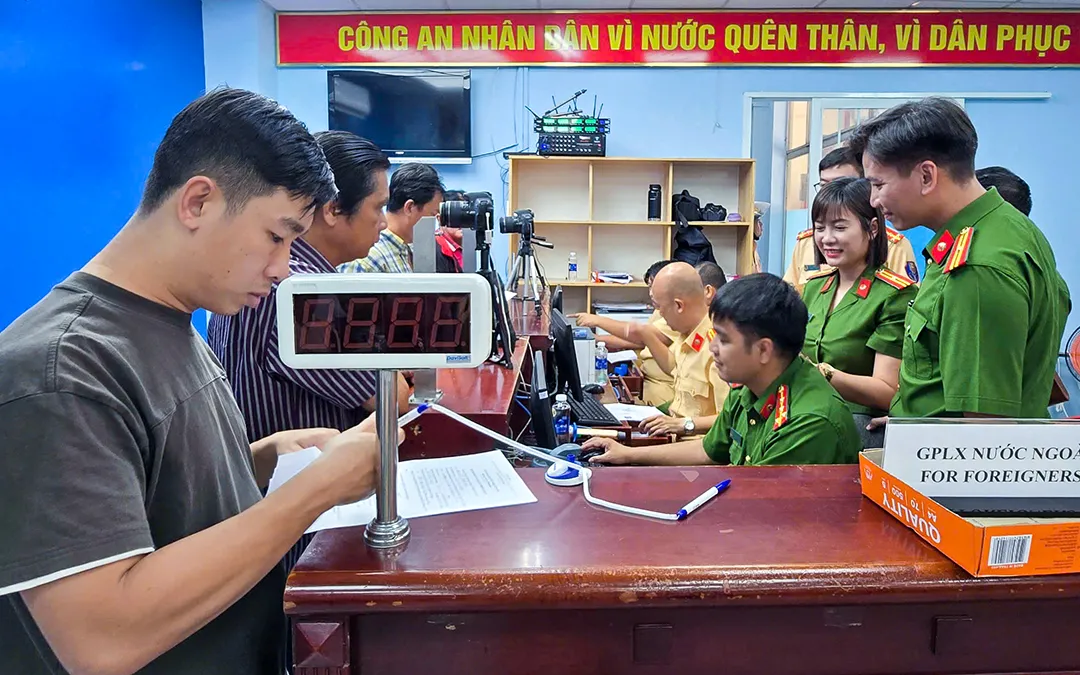 TP.HCM thêm 22 điểm cấp, đổi giấy phép lái xe tại phường, xã, thị trấn -  Tuổi Trẻ Online